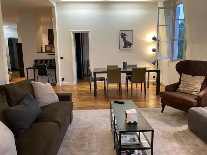 Appartement 3 Chambres Paris 7E エクステリア 写真